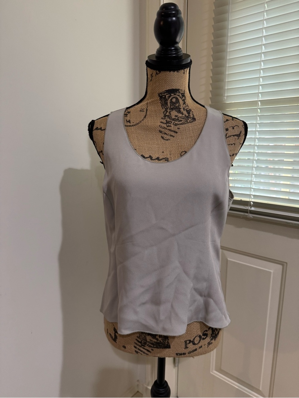 Armani Collezioni Light taupe Gray Scoop Neck Sleeveless Tank size 10